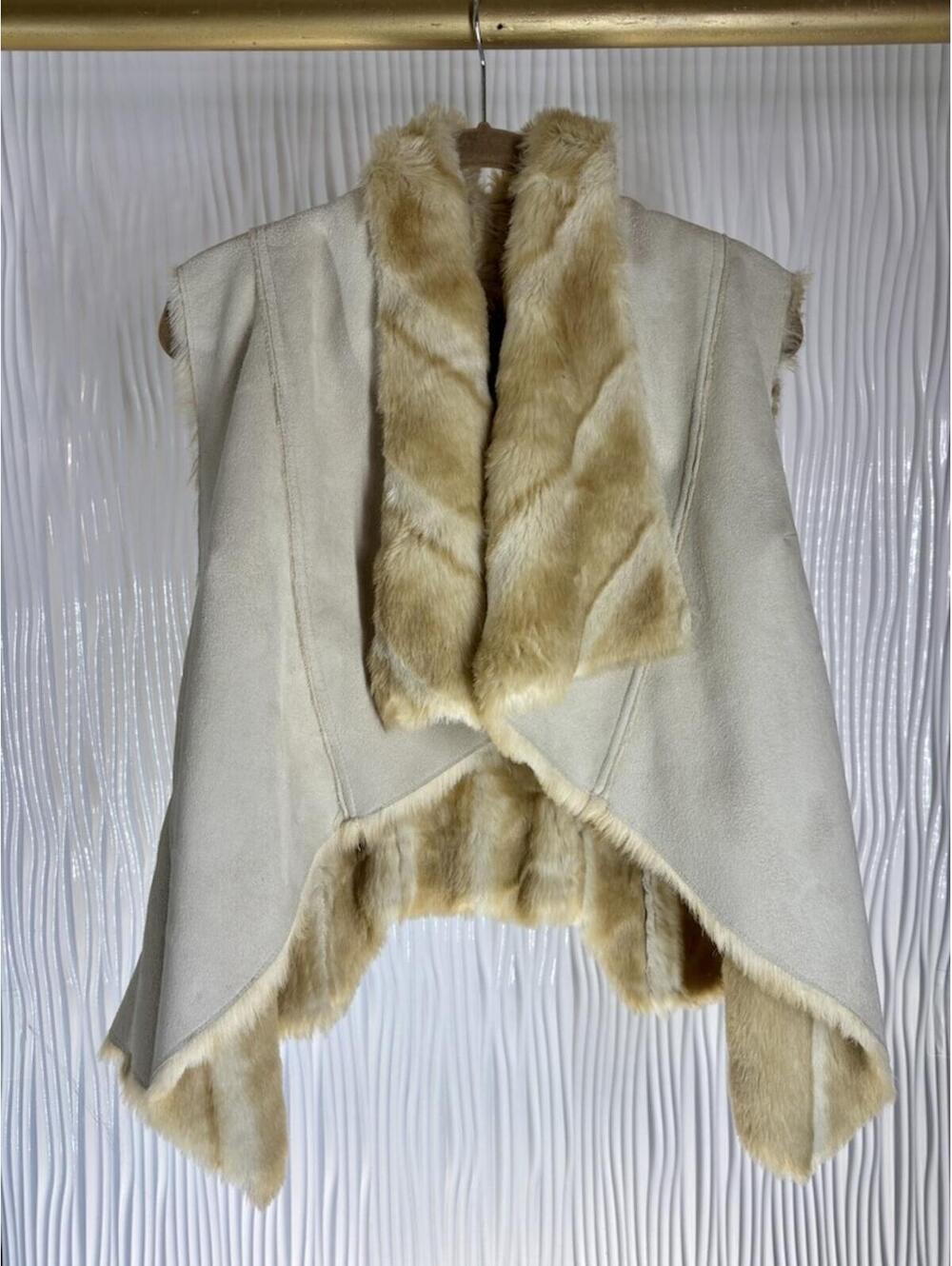 Bebe Reversible Faux Fur & Suede Vest - Tan/Cream - Boho Chic - Size SMALL NWOT